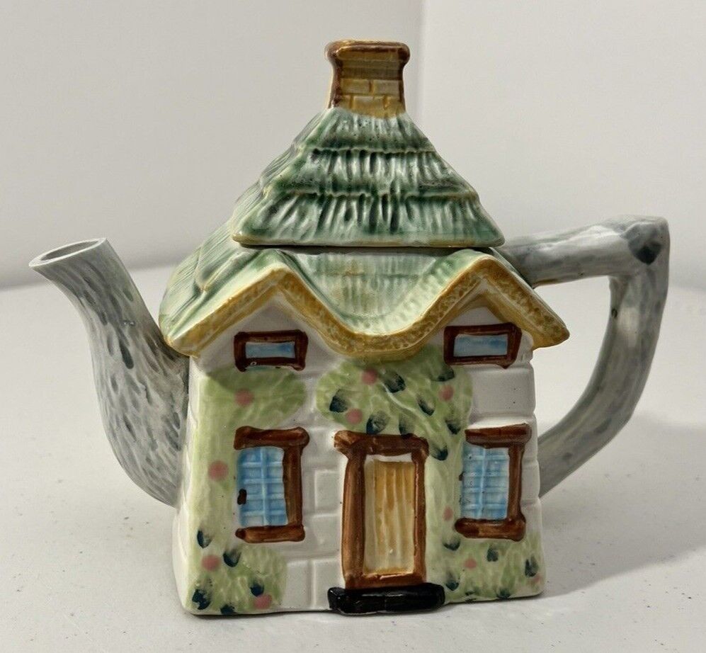 UCAGCO Ceramics Teapot Made in Japan Cottage Vintage Early 