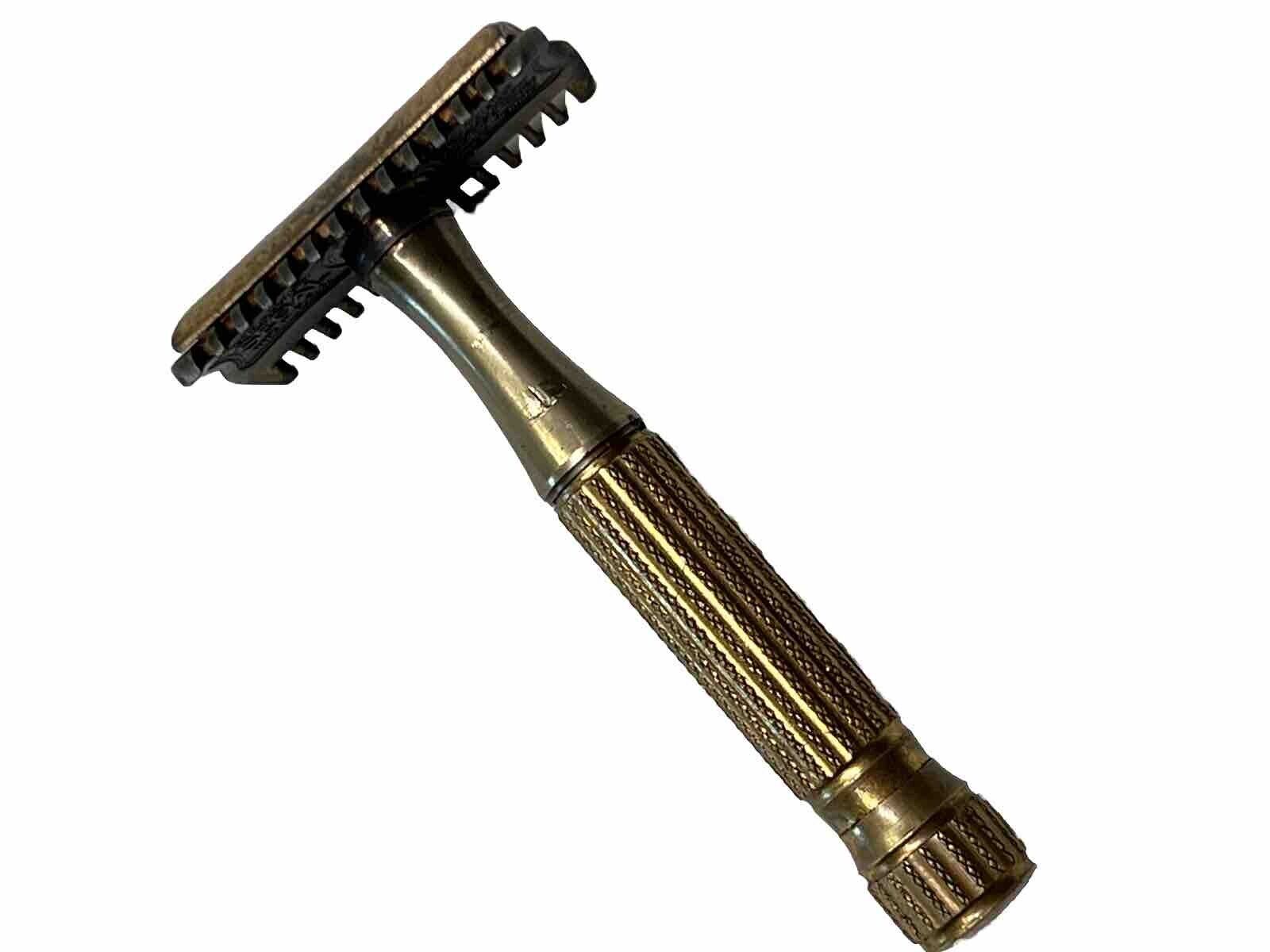 VINTAGE SEGAL DOUBLE EDGE  SAFETY RAZOR - MADE IN USA- 1930’s