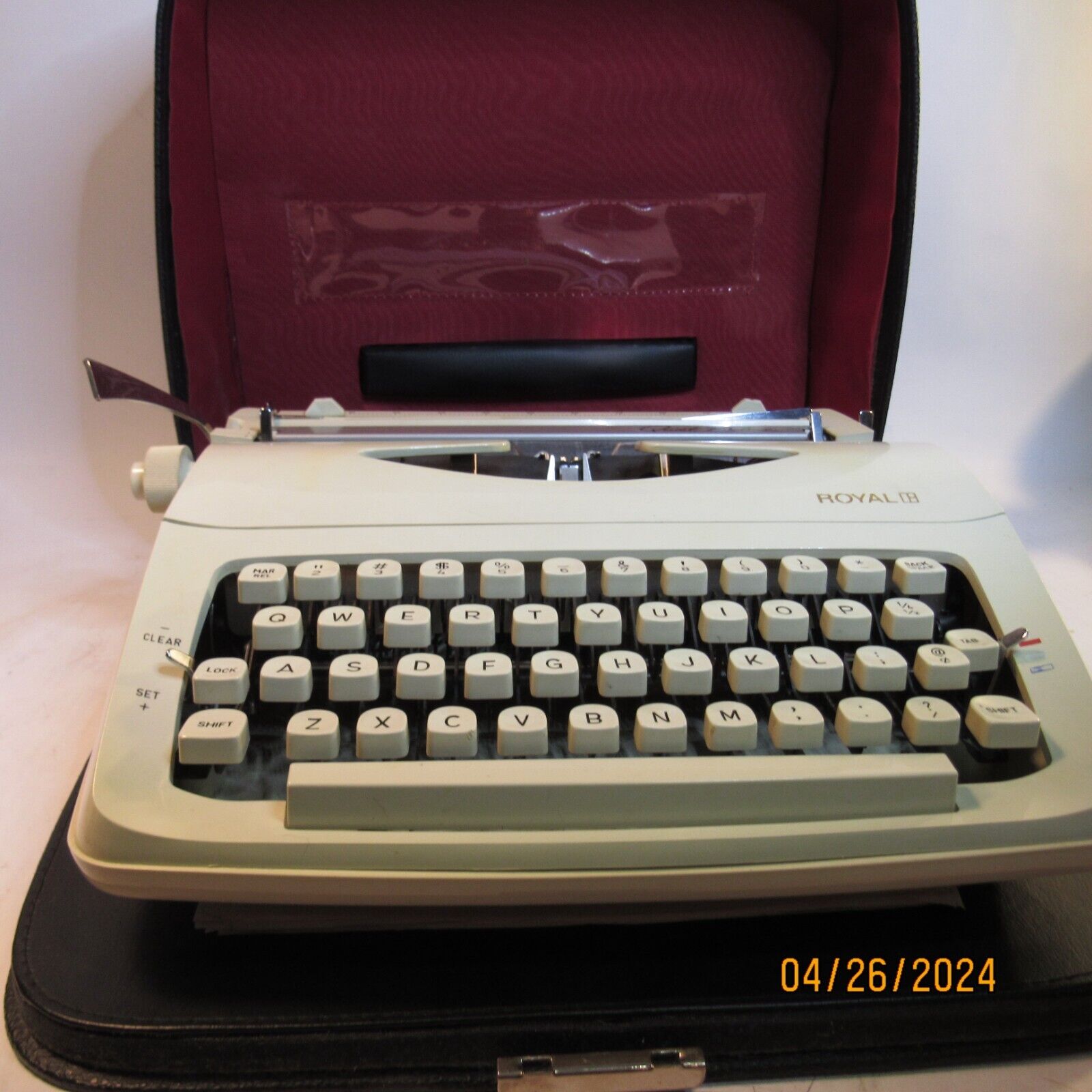 Vintage Royal Quiet Deluxe Portable Typewriter with Original Case
