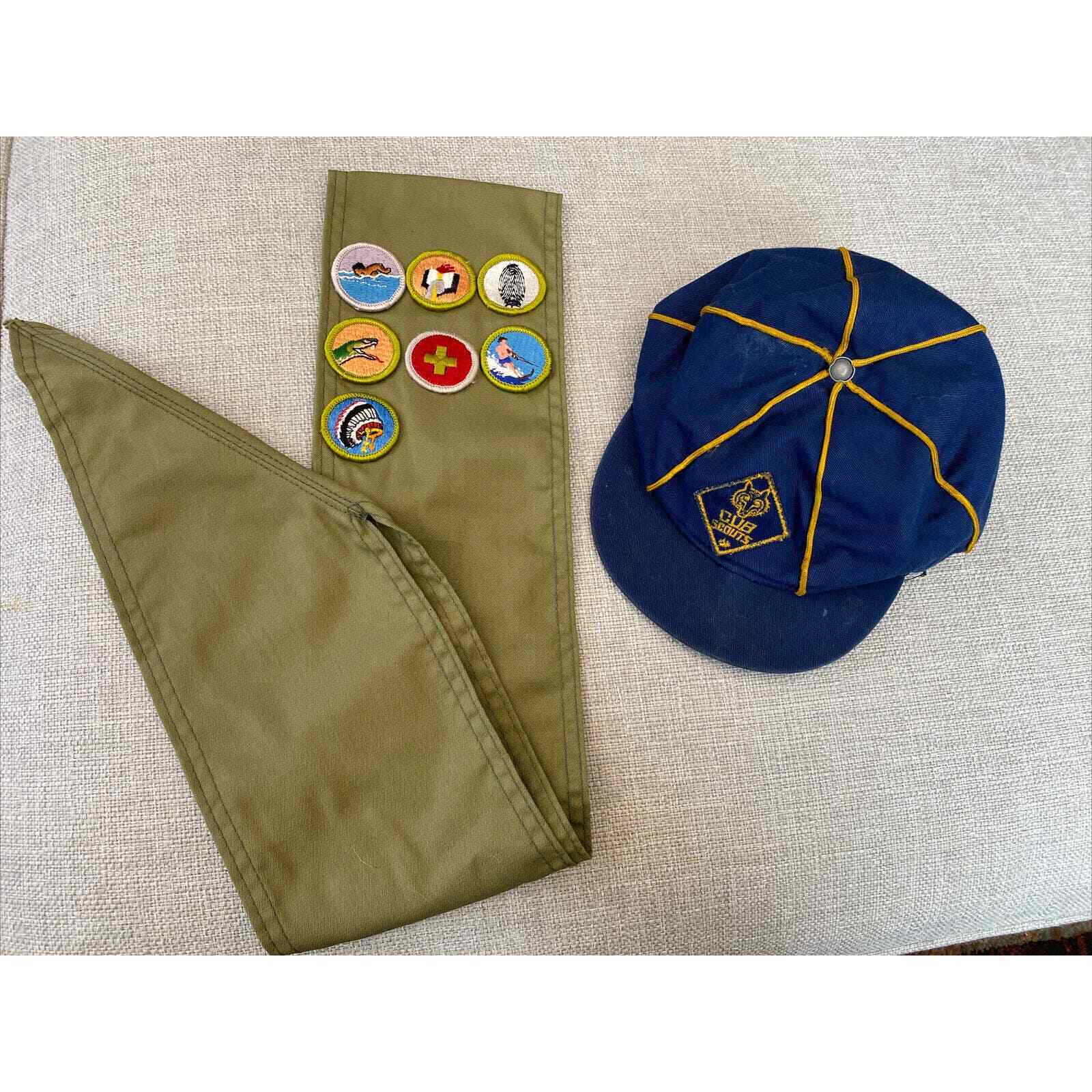 VINTAGE 50s CUB SCOUTS Blue Gold Uniform HAT Boy Scout Wolf CAP Sash 7 Patches