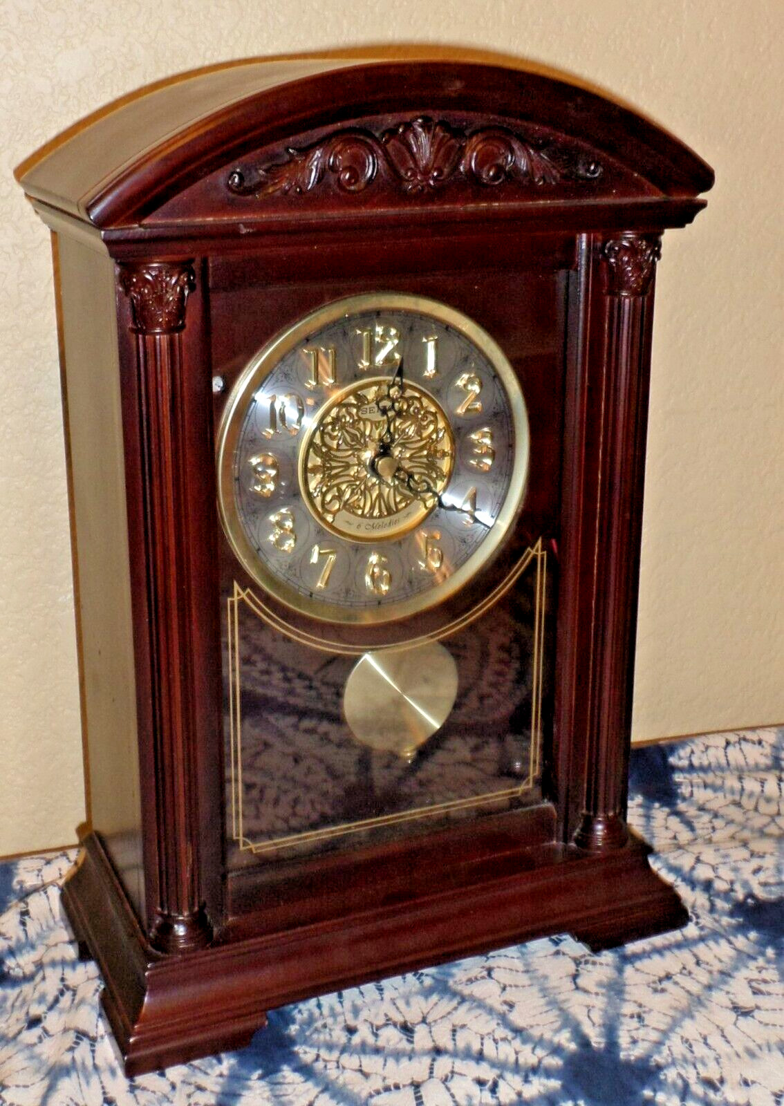 VERY NICE SEIKO CLASSIC 6 MELODIES ON HOUR CHERRY WOOD PARLOR DESK CLOCK