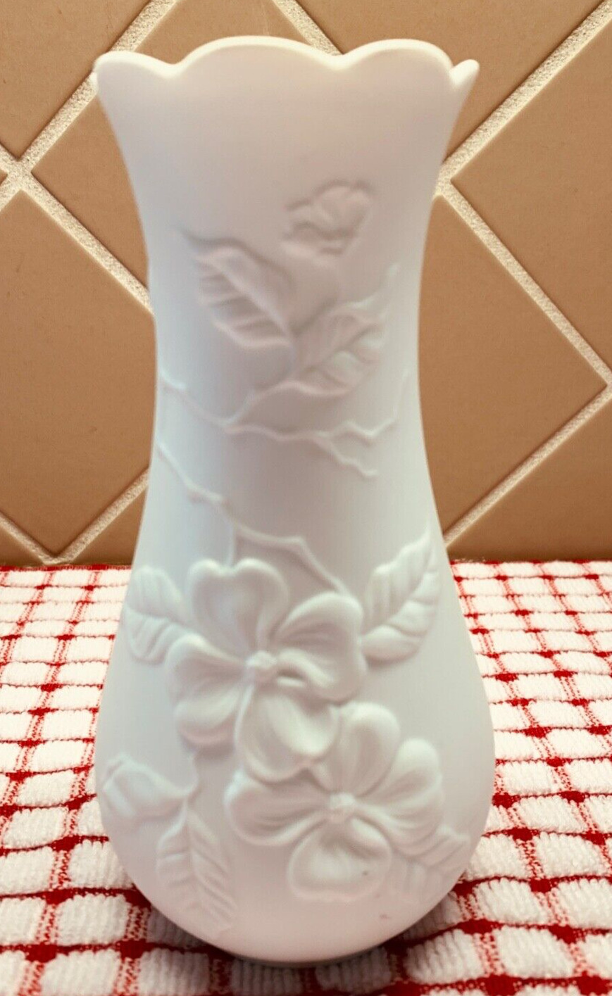 Vintage KAISER W. Germany Bisque Porcelain Dogwood flowers 6 inch Vase #652