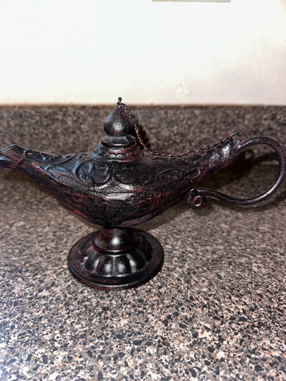 Beautiful Vintage Cast Iron Aladdin Genie Lamp Black 9 3/4\