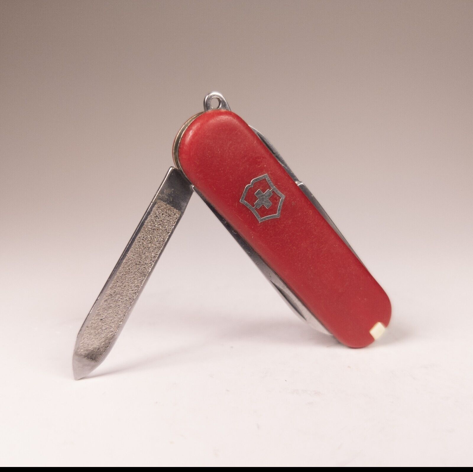 Retired Victorinox Swiss Army Knife 58mm Classic - Red