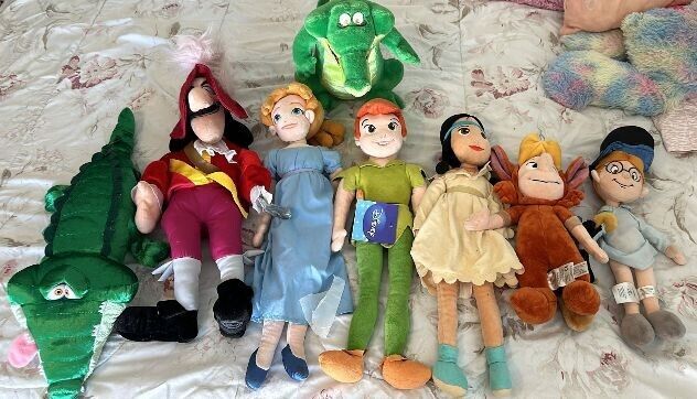 RARE LOT OF 9 DISNEY  STUFFED STAMPED PLUSHES. Peter Pan, Captain Hook, Wendy...