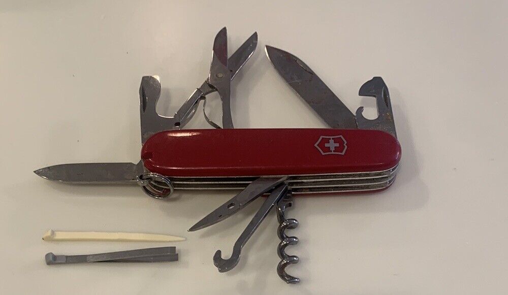 Red Victorinox Climber Swiss Army Knife - Great Pre-Owned Condition - EDC