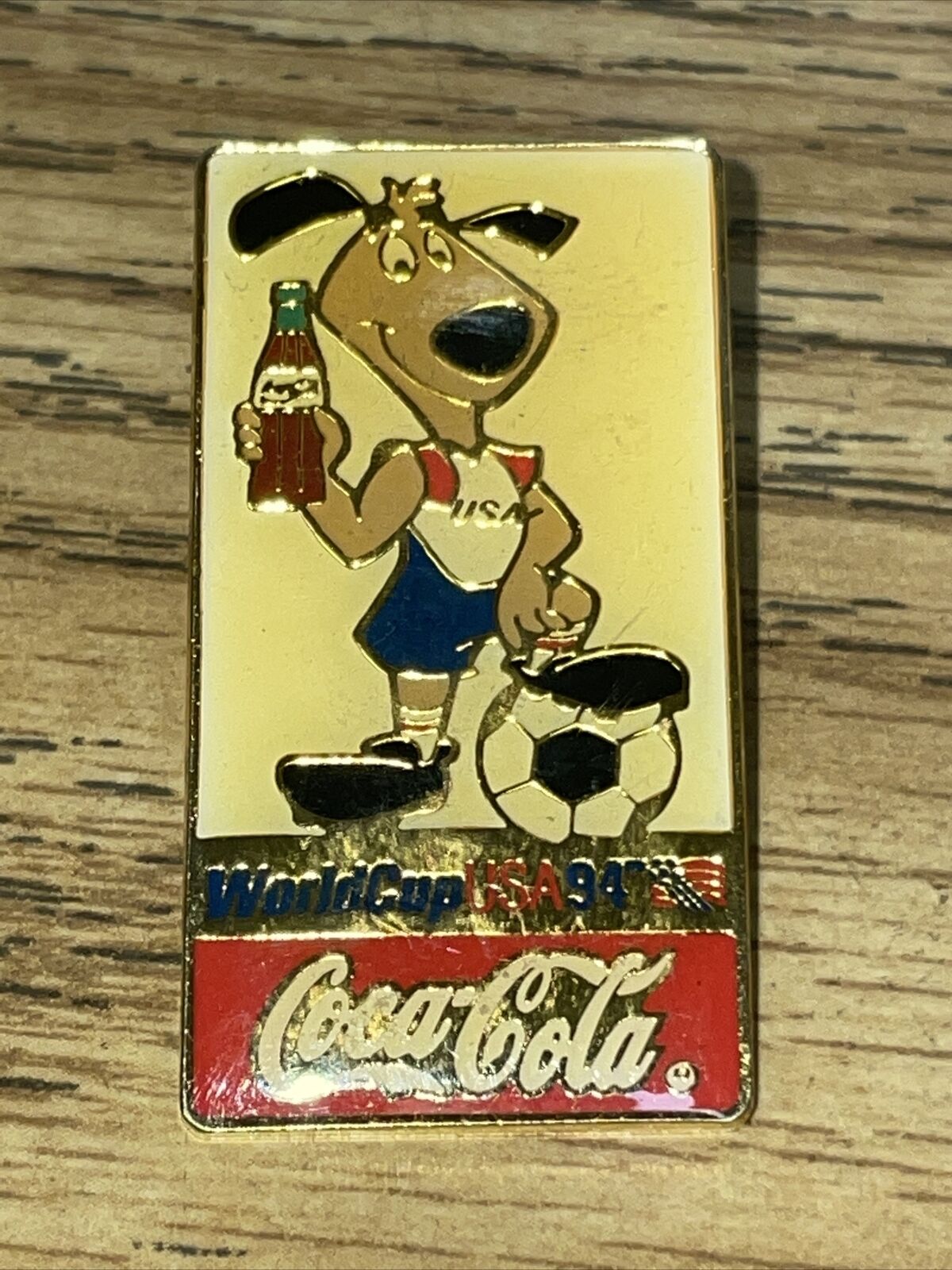 Coca-Cola World Cup USA 1994 VTG Lapel Pin USA Running Dog Soccer Advertisement