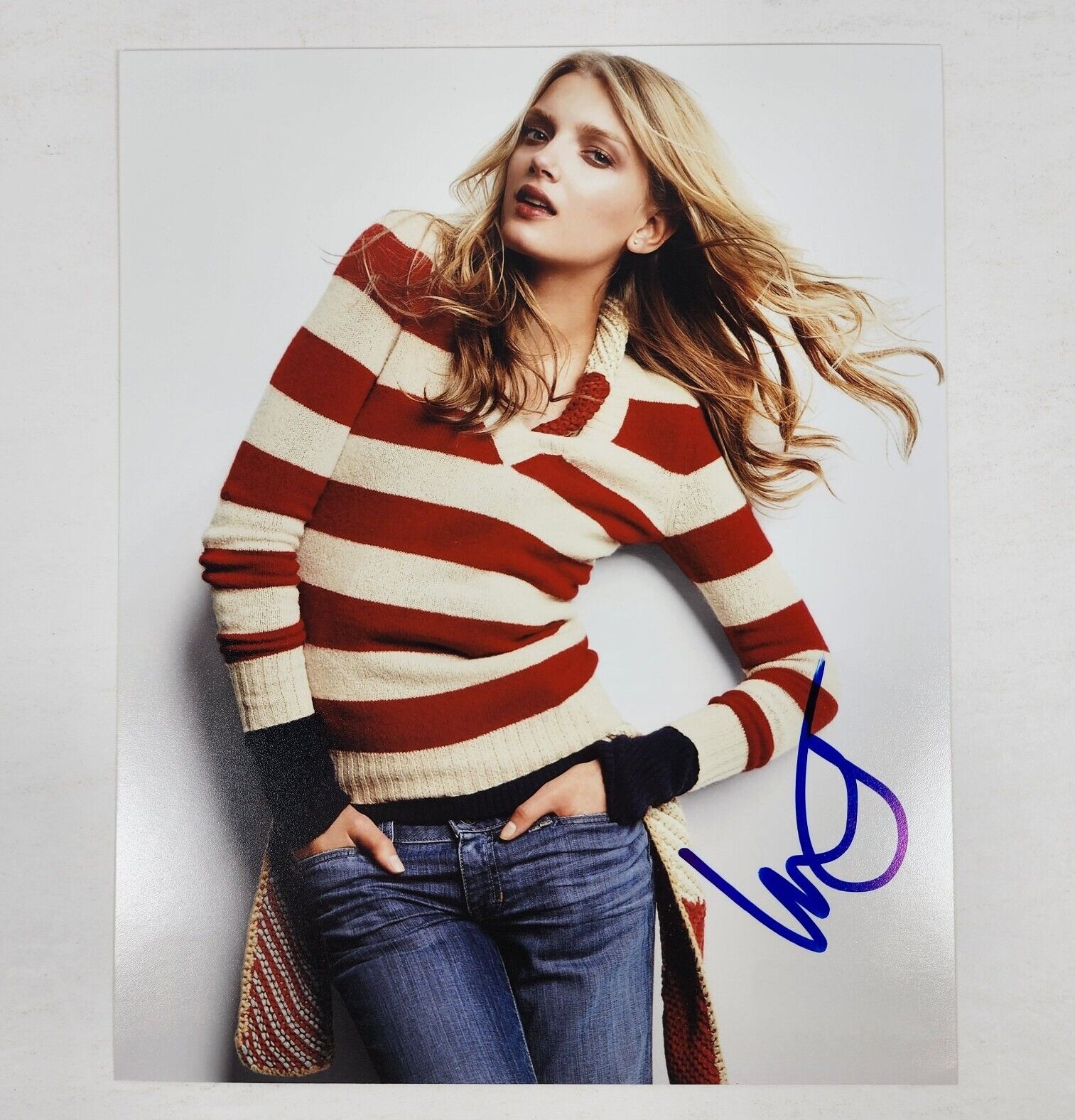 English Model Lily Donaldson Signed 8x10 Autograph (No COA) Photo Picture