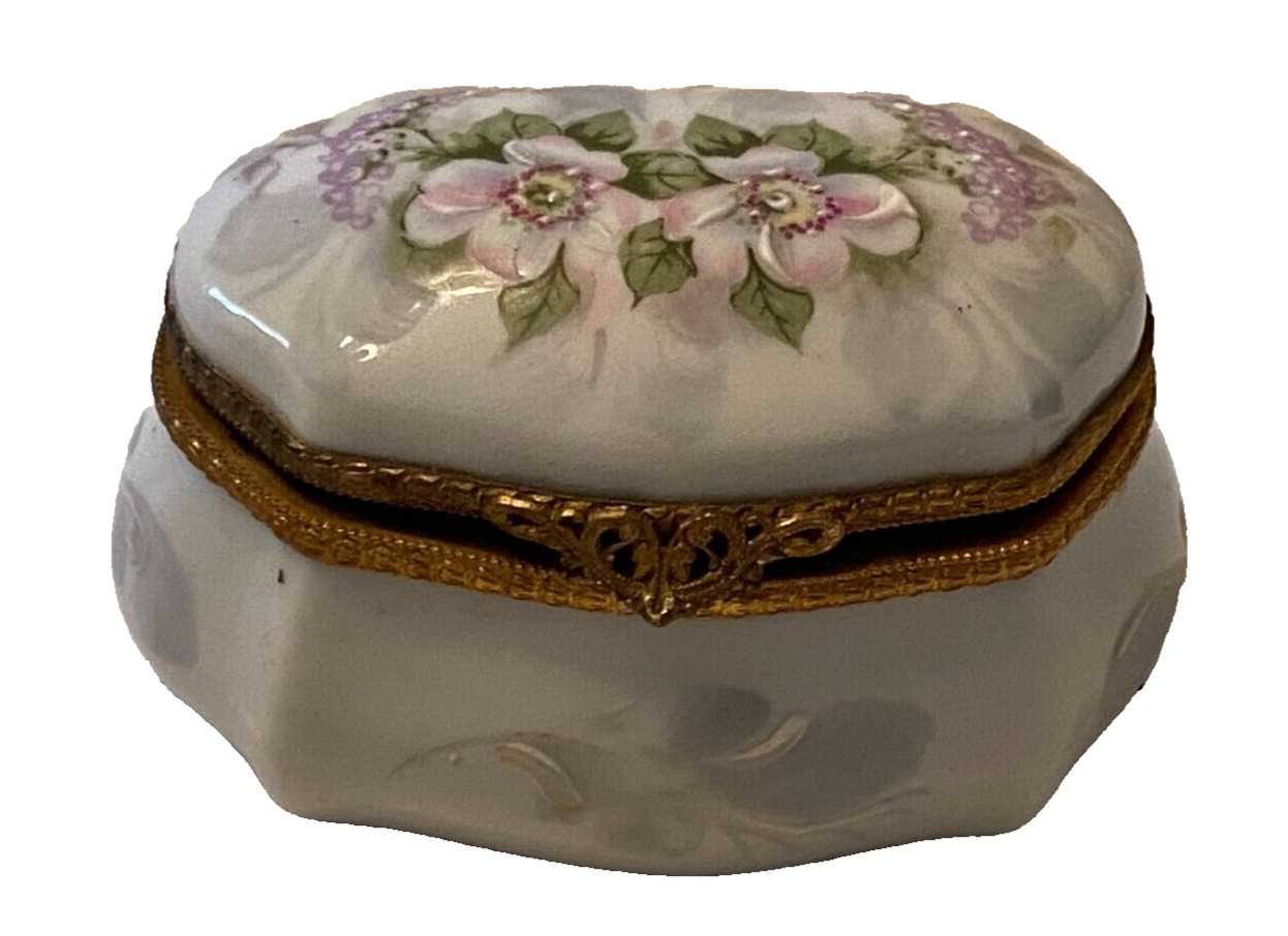 Limoges France Porcelain Hinged Trinket Box, Flowers Rehausse Main