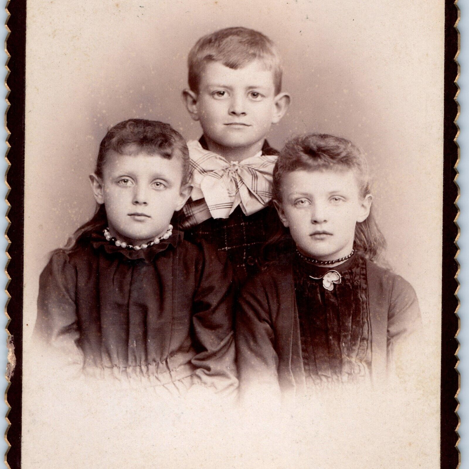 c1890s Reading, PA Cute Siblings Boy Girls Big Cute Eyes Cabinet Card Photo B14