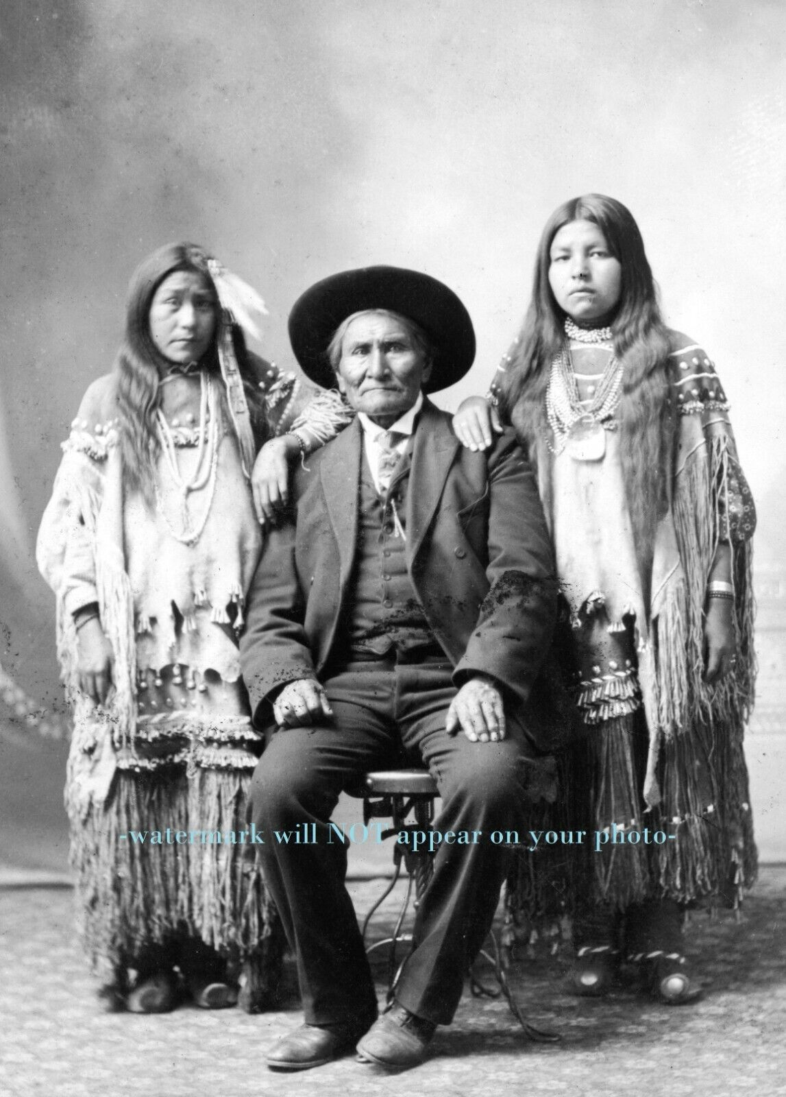 1907 GERONIMO PHOTO with Nieces, Apache Native American Indian Chief Portrait