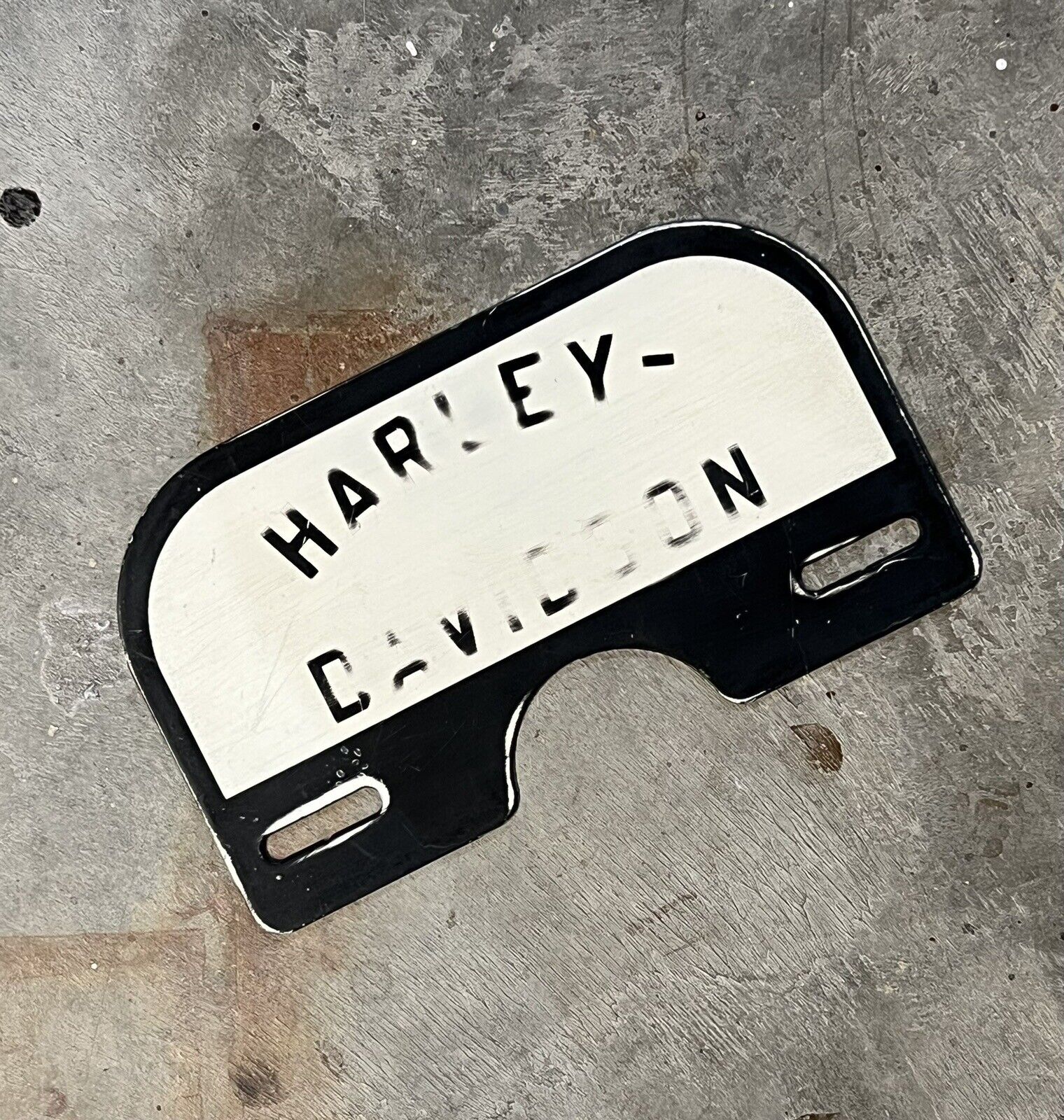Harley Davidson Rare Vintage Style Dealer motorcycle license plate topper Pan