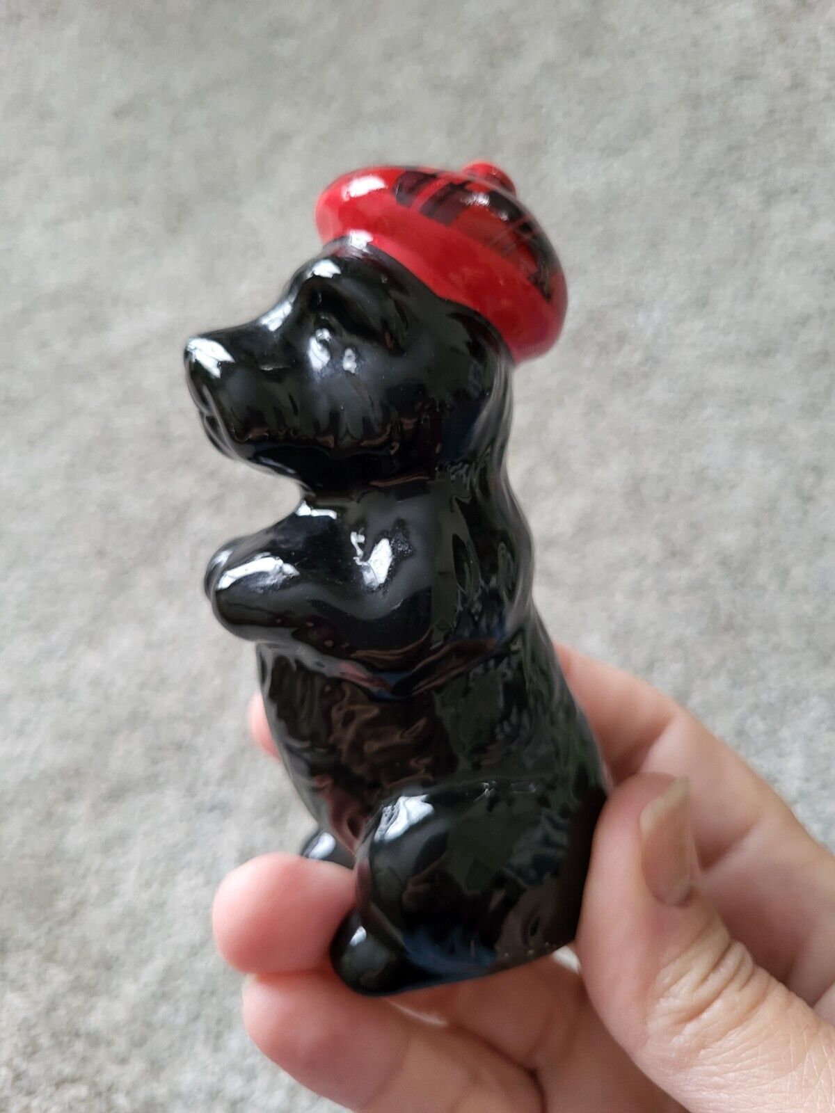 Black Scottie dog with Tam-O-Shanter hat single shaker scottish terrier figurine