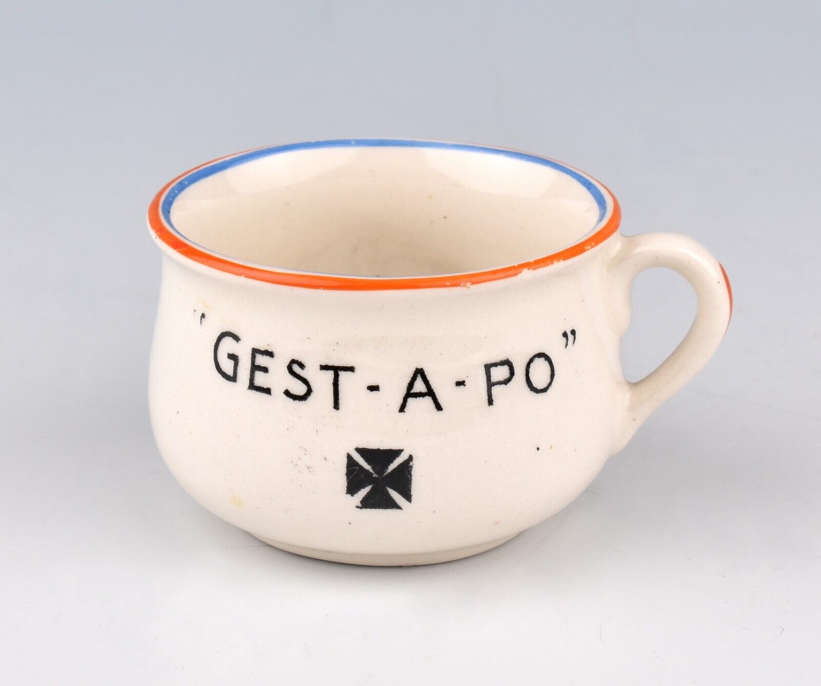 Fieldings WW2 Propaganda Miniature Adolf Hitler \'Gest-A-Po\' Potty Ash Tray