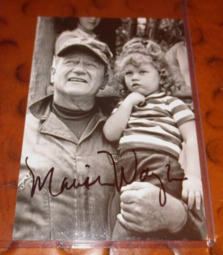 Marisa Wayne daughter of John Wayne signed autographed photo 4x6