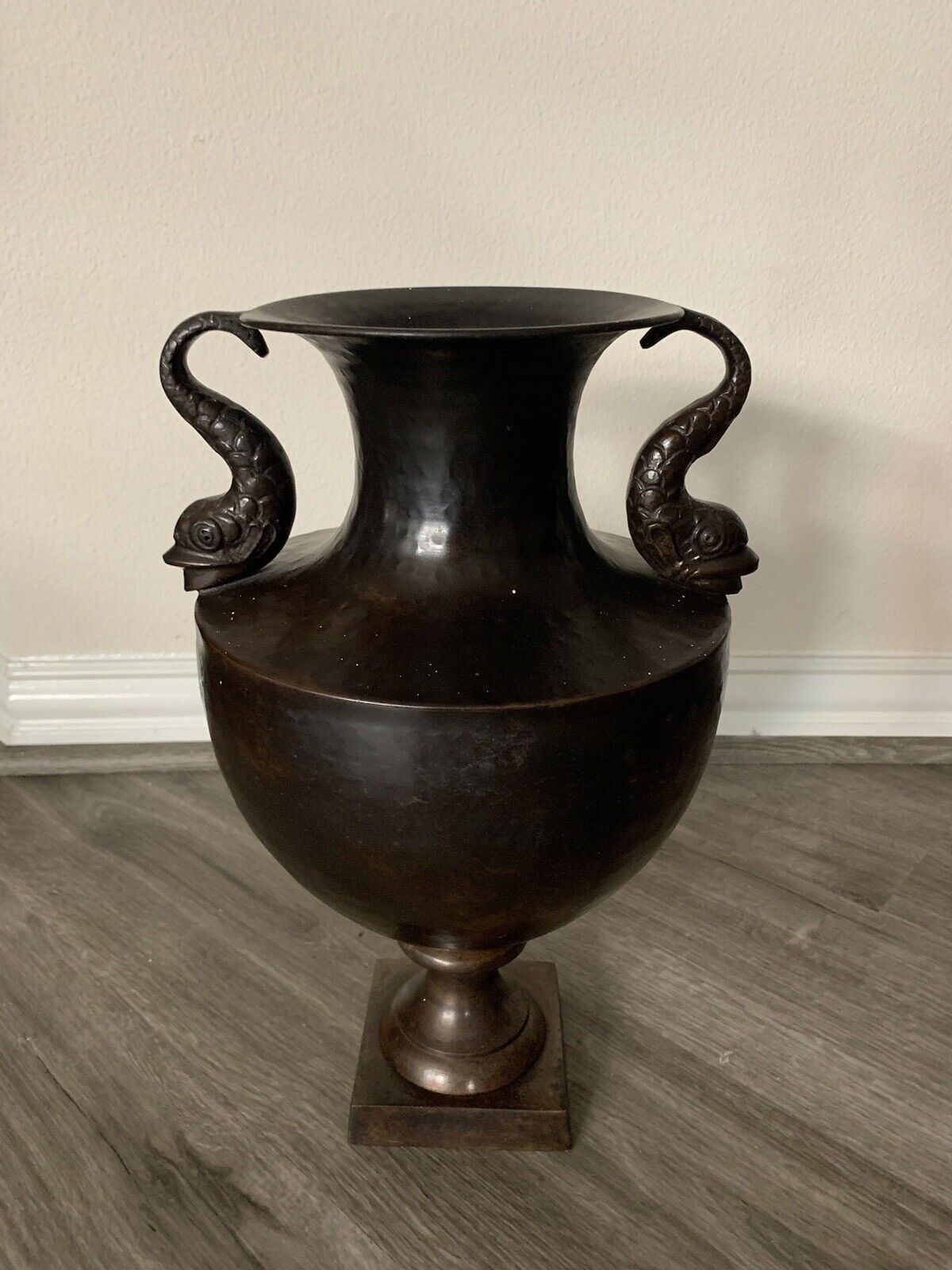 classic vintage brass two fish handle brown copper Urn 15\