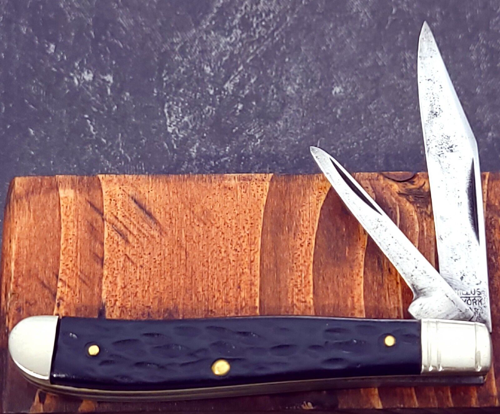 CAMILLUS Knife Made in USA 1960s-70s 21 Peanut Black Jigged Handles VINTAGE