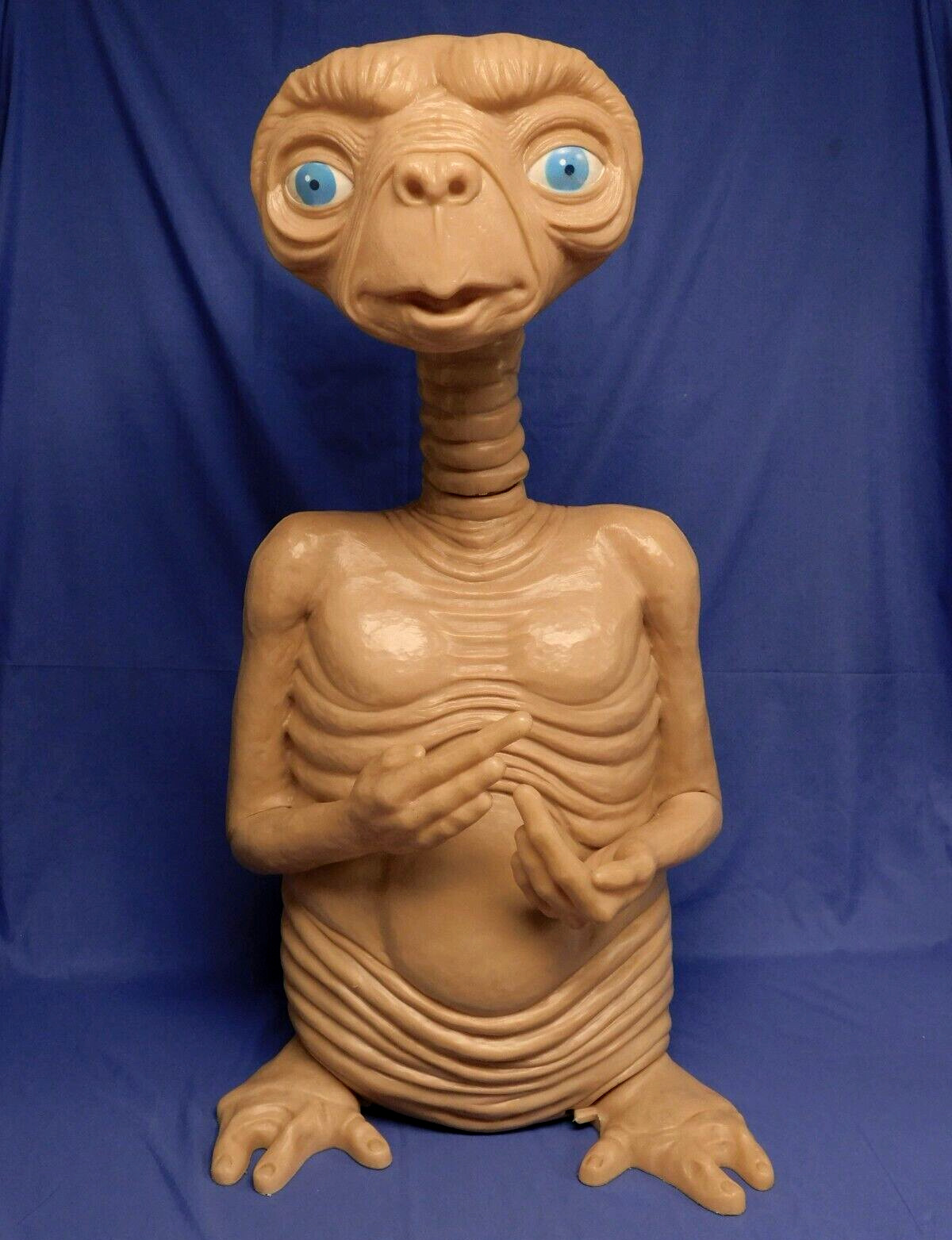 VINTAGE E.T. THE EXTRA-TERRESTRIAL 38\