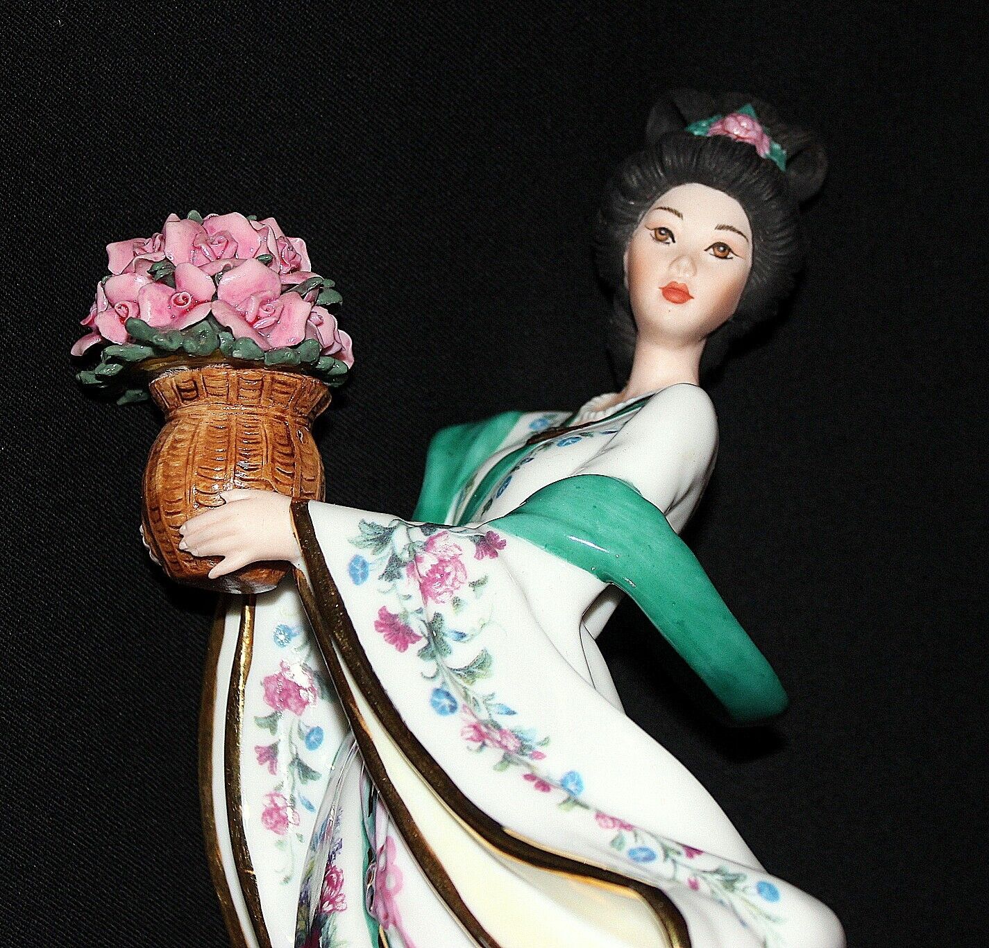 Danbury Mint 10” Asian Geisha Figurine ~The Rose Princess By Lena Liu Mint Cond.