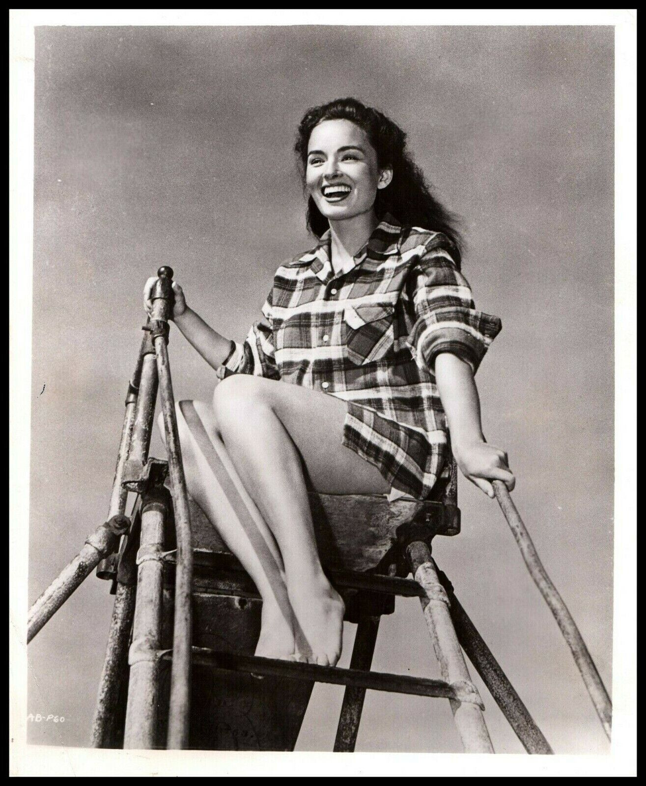 Brilliant Beauty ANN BLYTH STYLISH POSE 1950s CHEESECAKE LEGS ORIG PHOTO 513