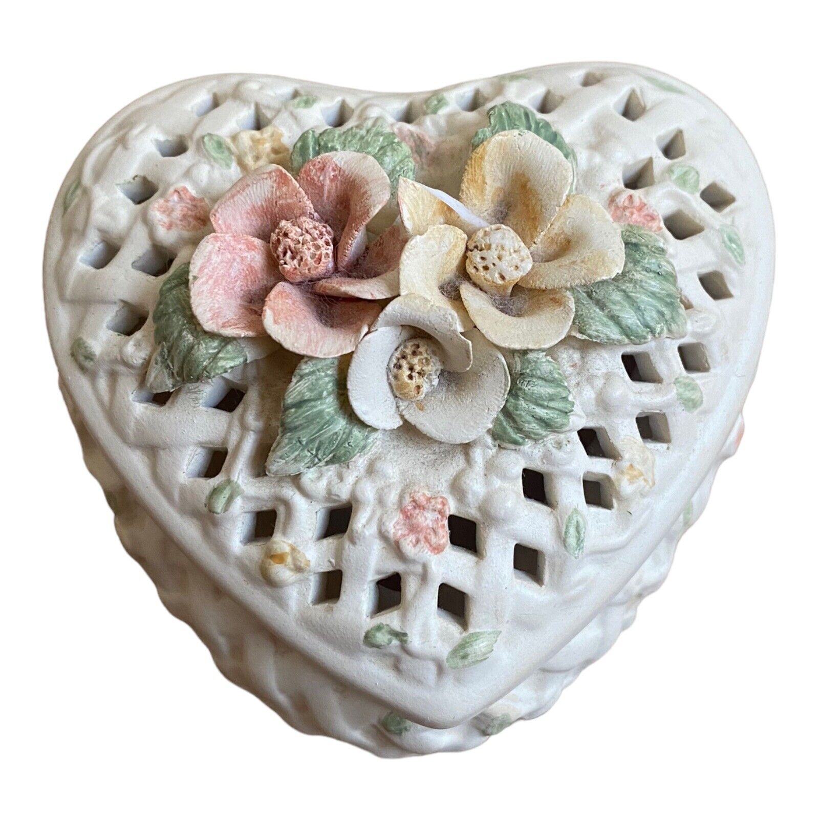 VTG White Ceramic Heart Shaped Floral Lattice Design Trinket Jewelery Box W/ Lid