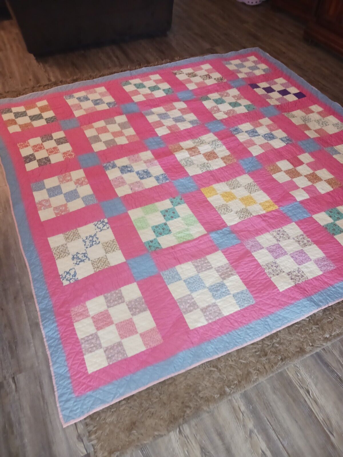 FINE VINTAGE FARMHOUSE Style COUNTRY Patchwork EMBROIDERY  QUILT Pink Large King