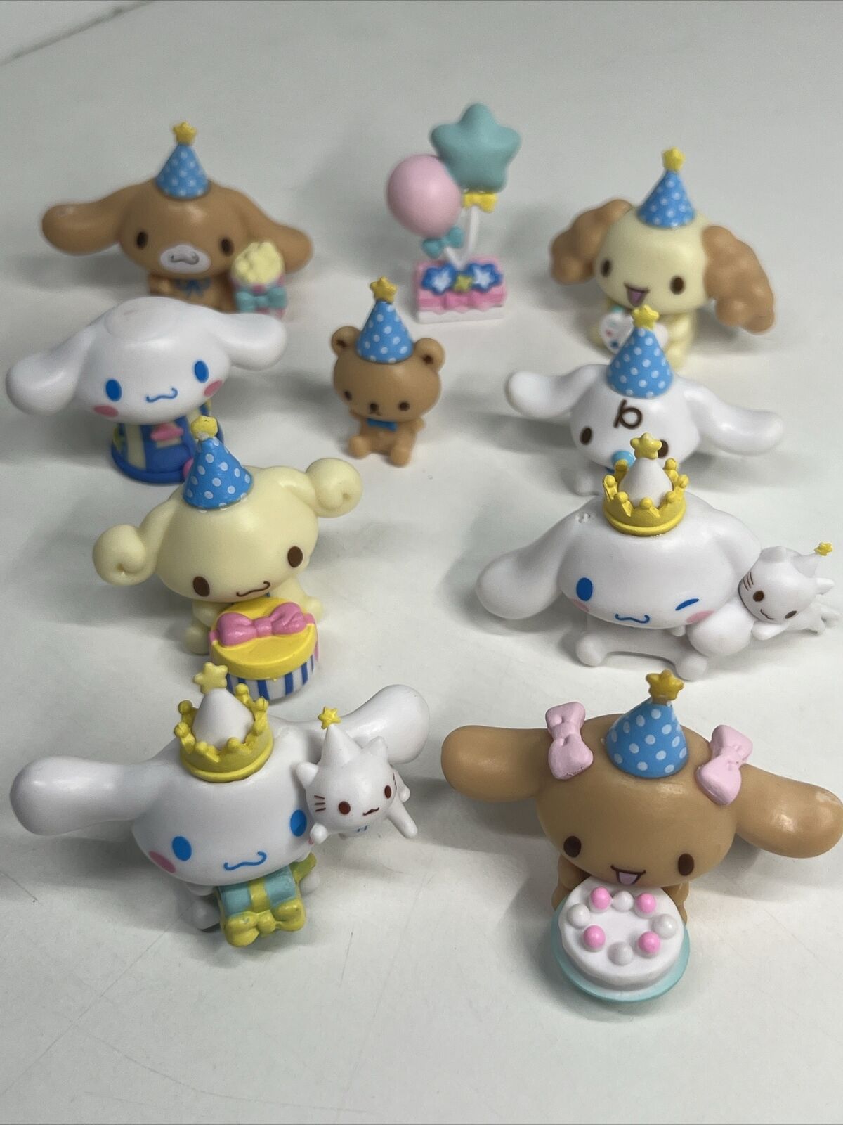 Cinnamoroll and Friends Deluxe Birthday Party 1.5” Figure Set New