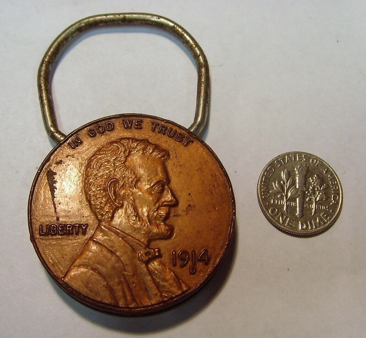 1914 large mock coin president Lincoln key chain first national bank fv1635