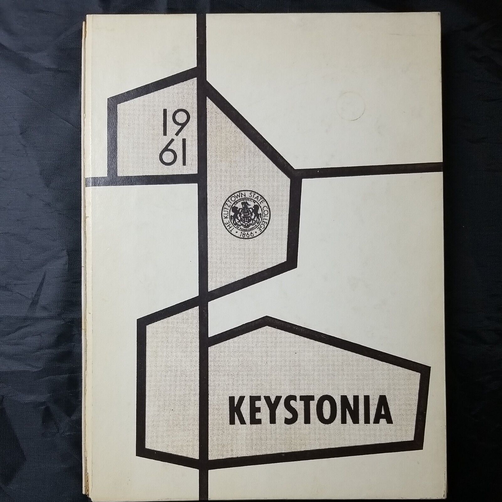 VTG  1961 KEYSTONIA Yearbook KUTZTOWN STATE COLLEGE Pennsylvania Binding Issue
