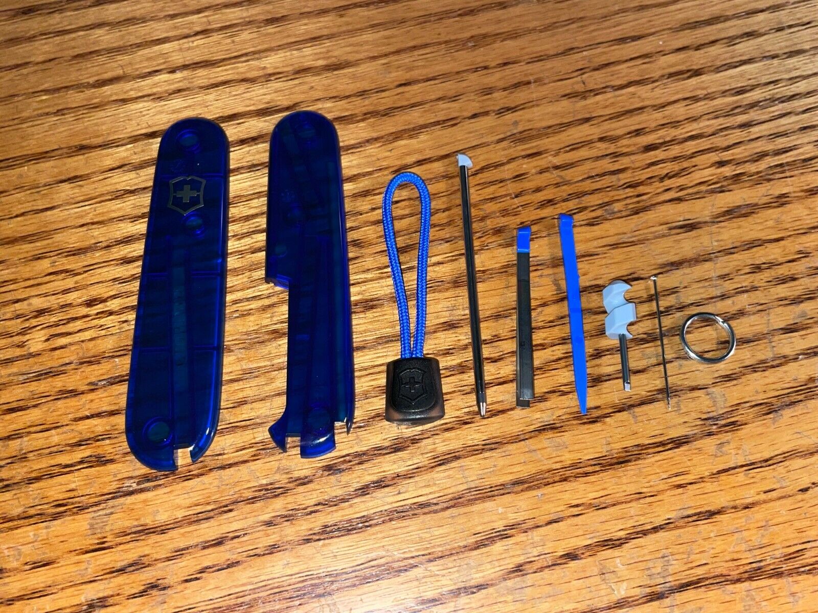 New Victorinox 91mm PLUS HANDLE / SCALE 9 Piece KIT in Trans Sapphire Blue