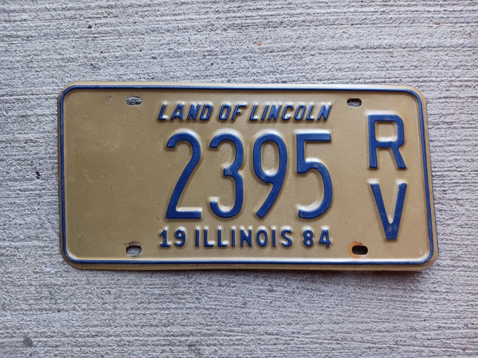 1984 Illinois Recreational Vehicle License Plate 2395 RV