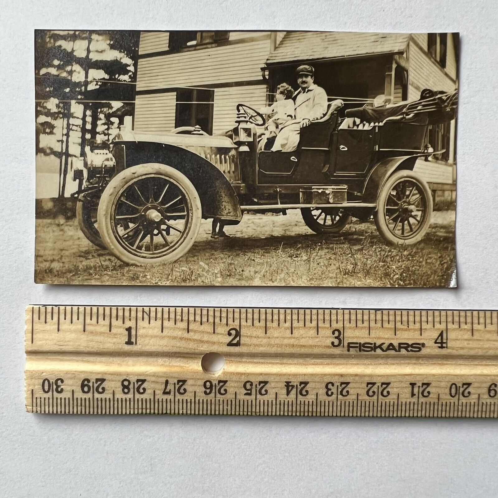 1908 FORD MODEL T MAN DRIVING WITH CHILD ON LAP ORIGINAL B&W 4x2\