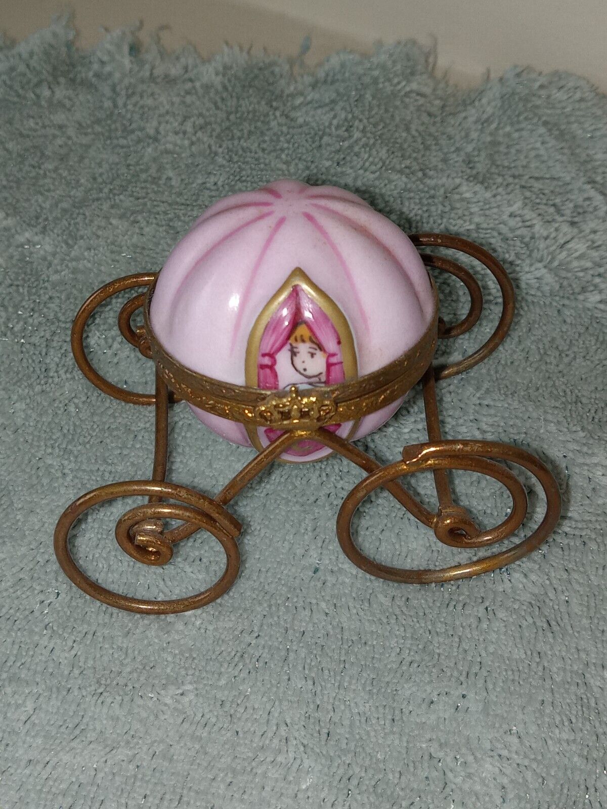 Limoges France Peint Main Pink Cinderella CARRIAGE w/ Glass Slipper Trinket Box