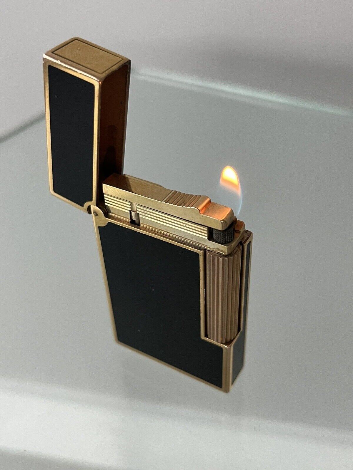 Vintage S. T. DUPONT LIGHTER  Ligne 2 With Chinese Black Lacquer