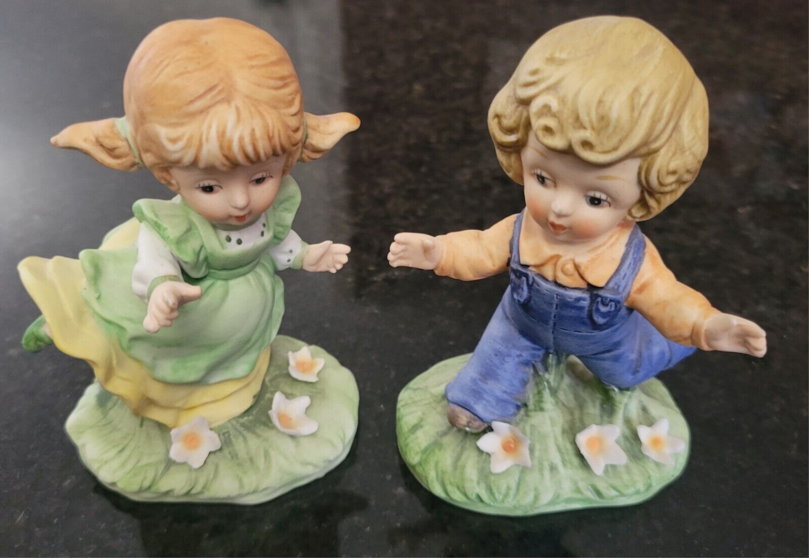 Vintage ARDCO FINE QUALITY DALLAS JAPAN BOY AND GIRL PLAYING 4 1/4\
