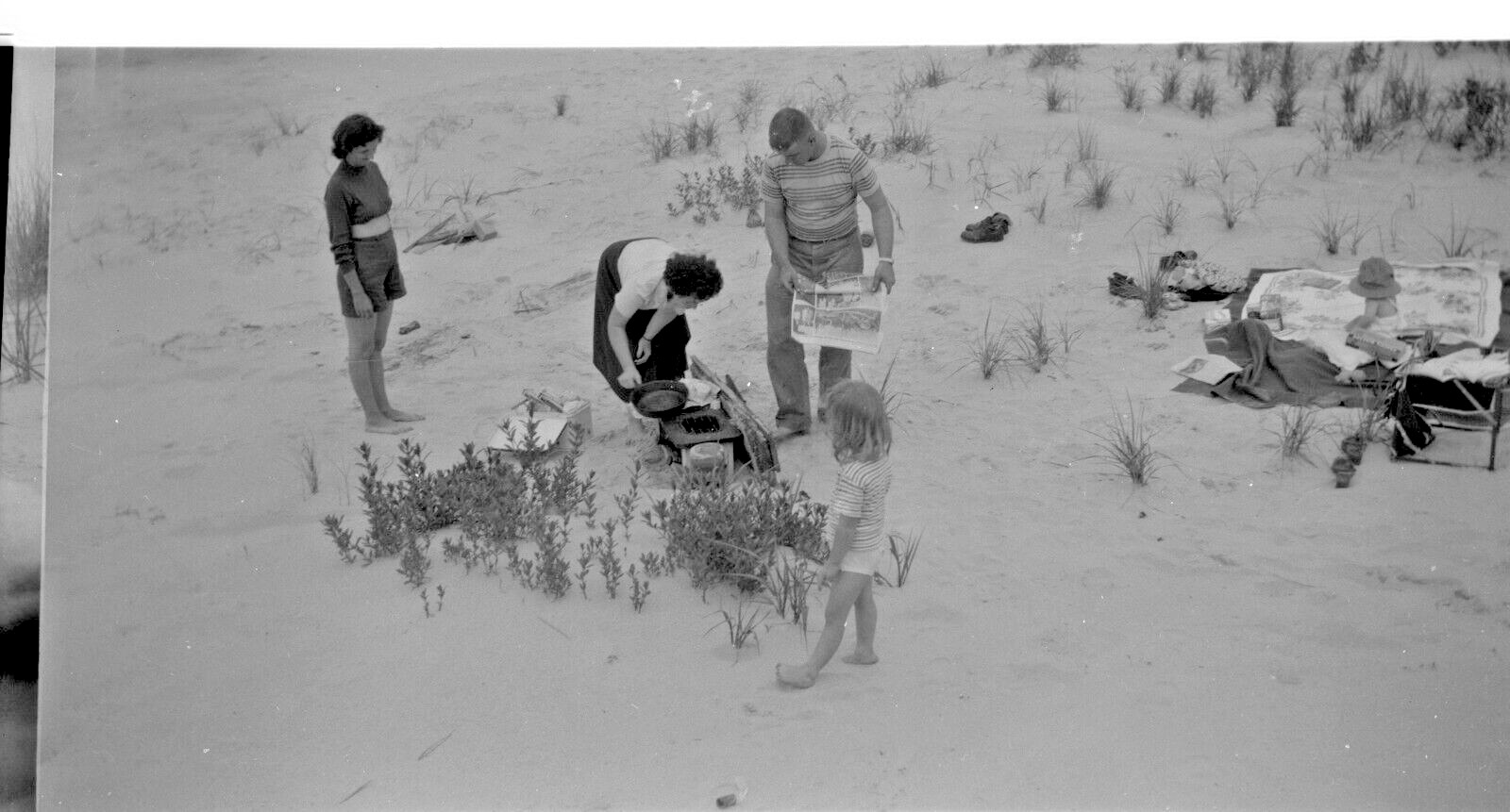 Vintage   Negative   Black & White Family picnic on the beach 4 x 3