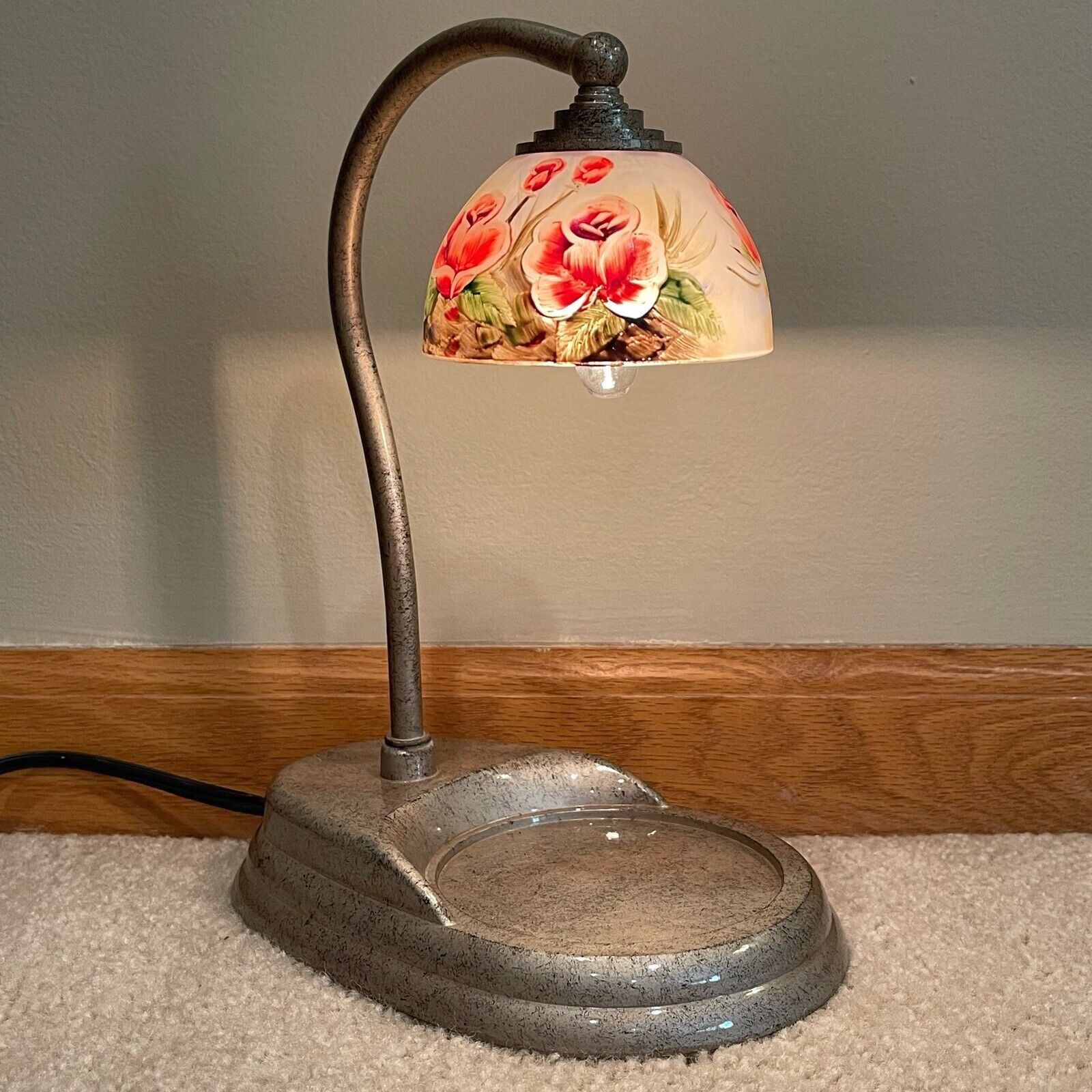 Vintage Euro-East Rose Flower Painted Stained Glass 11” Table Lamp with Tray VGC