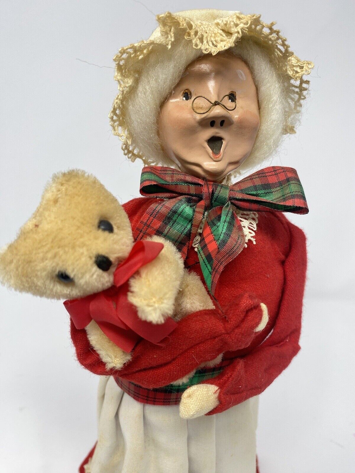 Byers Choice 1985 Mrs Claus with Teddy Bear Vintage CHRISTMAS Carolers