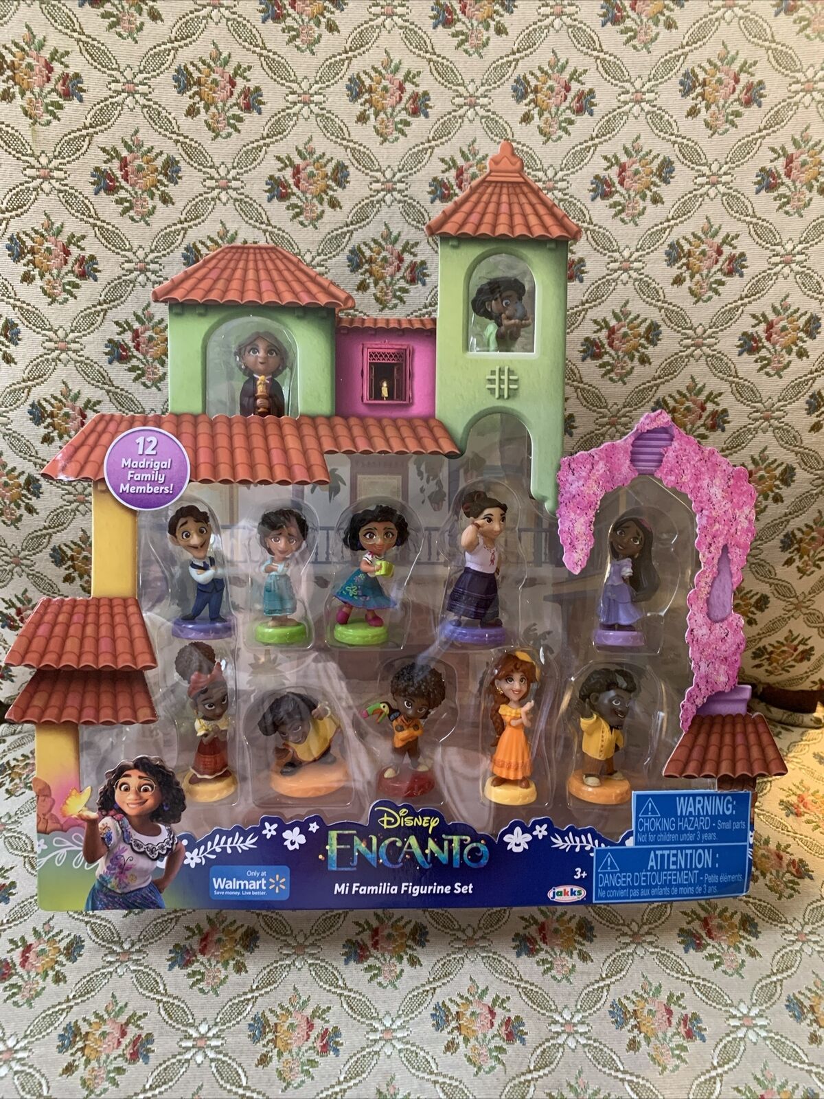 Disney ENCANTO Madrigal Family SET - 12 Mini Figures -  Exclusive Playset