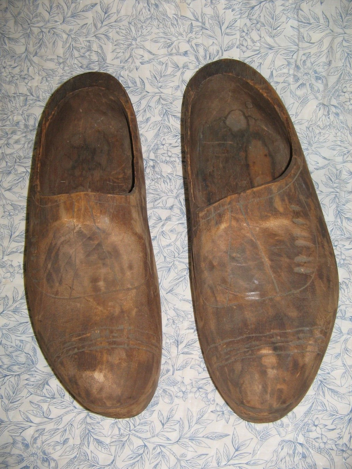 Antique Vintage Pair Wooden Shoes Clogs Carved Primitive Folk Art Decorative