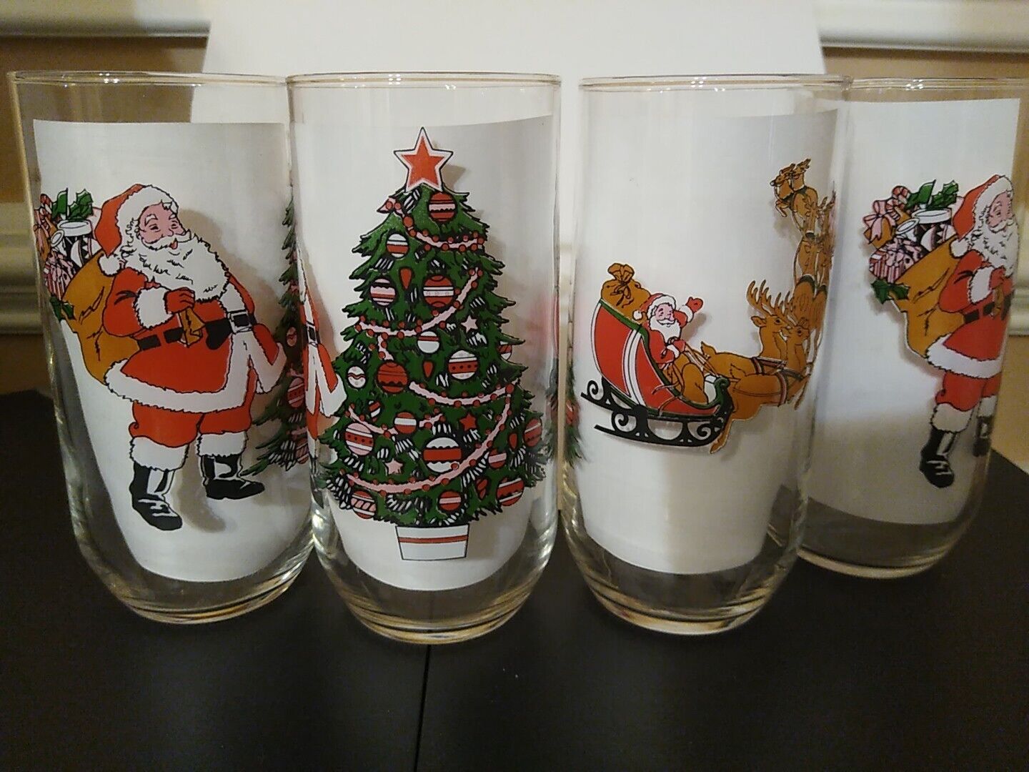 4 Vintage 1992 Christmas Santa/Reindeer/Sleigh/Tree Luminarc Drinking Glasses
