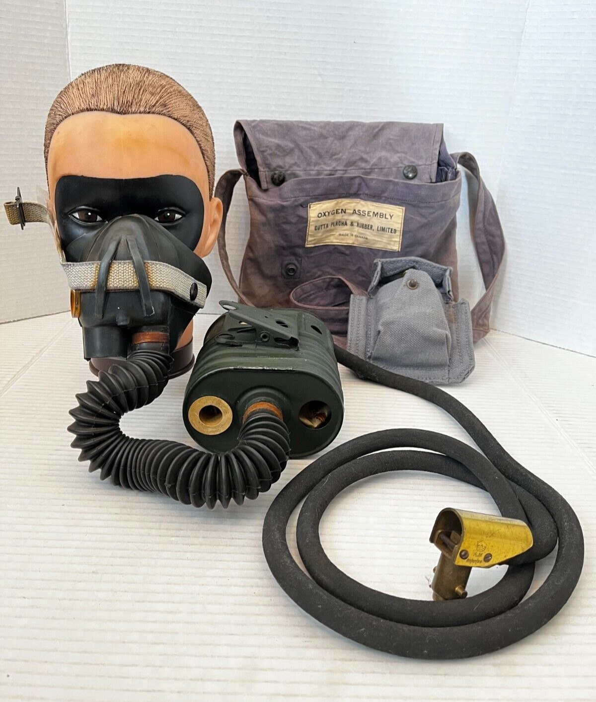 Canada WW2 RCAF Very Rare Respirator Reservoir Oxygen Assembly C1 Gas Mask P37