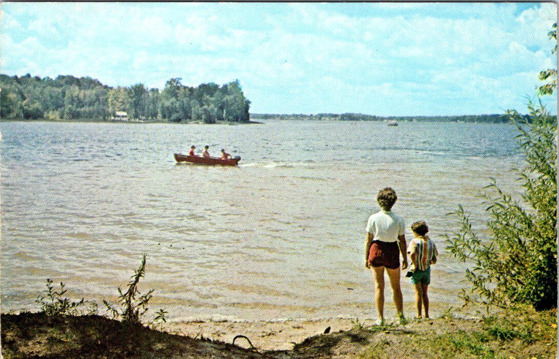 Shoreline View, Boating on CHIPPEWA LAKE, Michigan Chrome Postcard