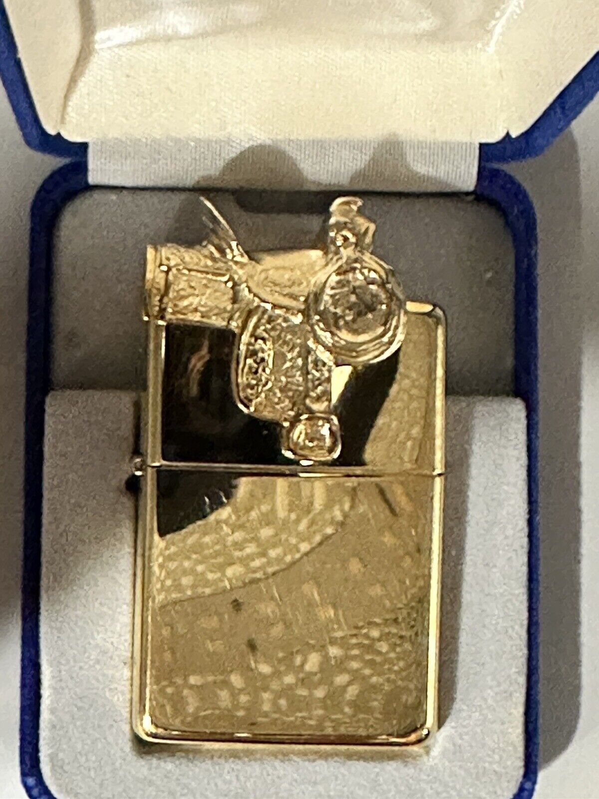 Vintage 1995 Sculpted Saddle Gold Plated Zippo Lighter NEW