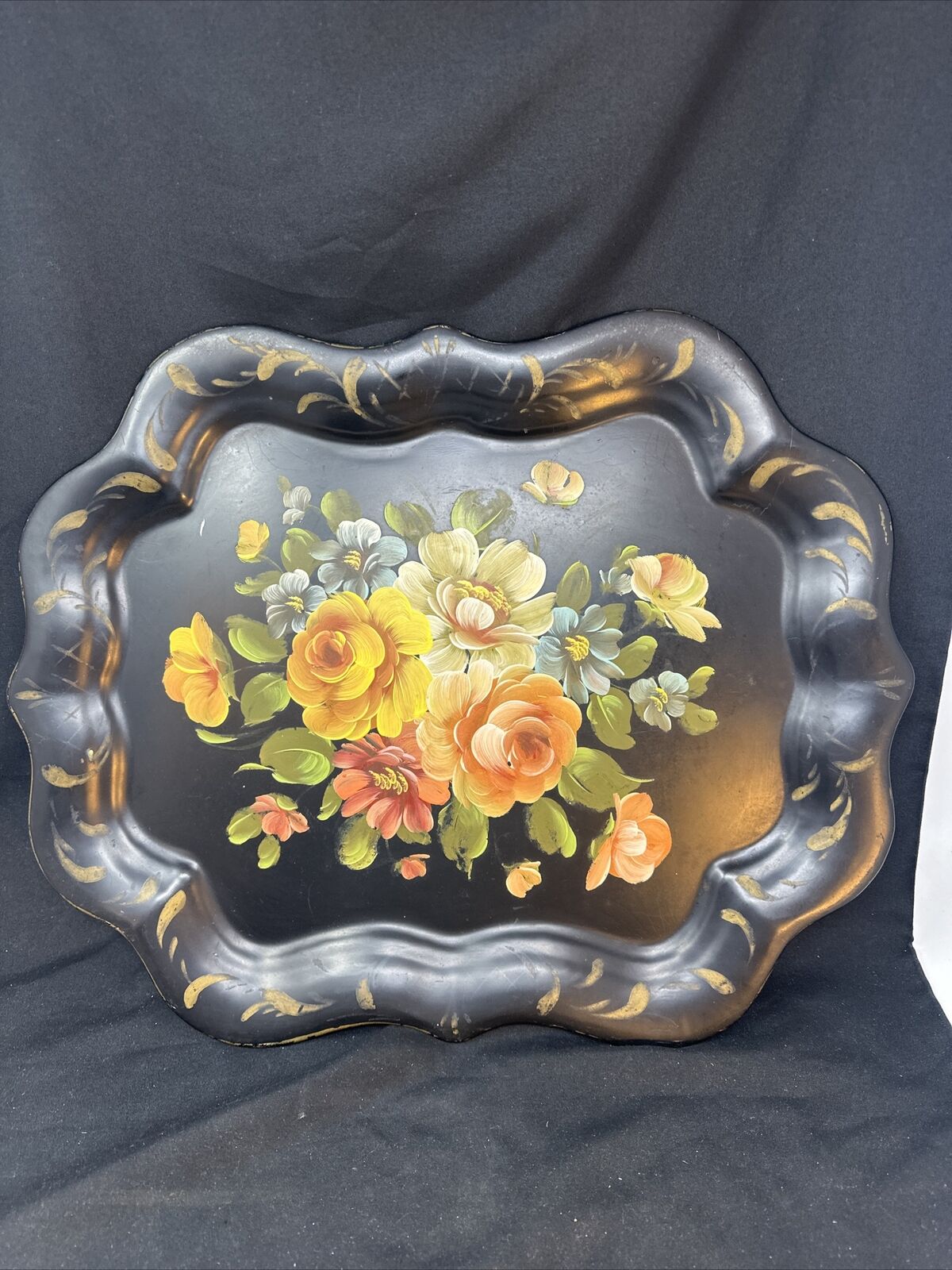 VINTAGE LARGE TOLEWARE BLACK FLORAL SHABBY TIN TRAY 19\