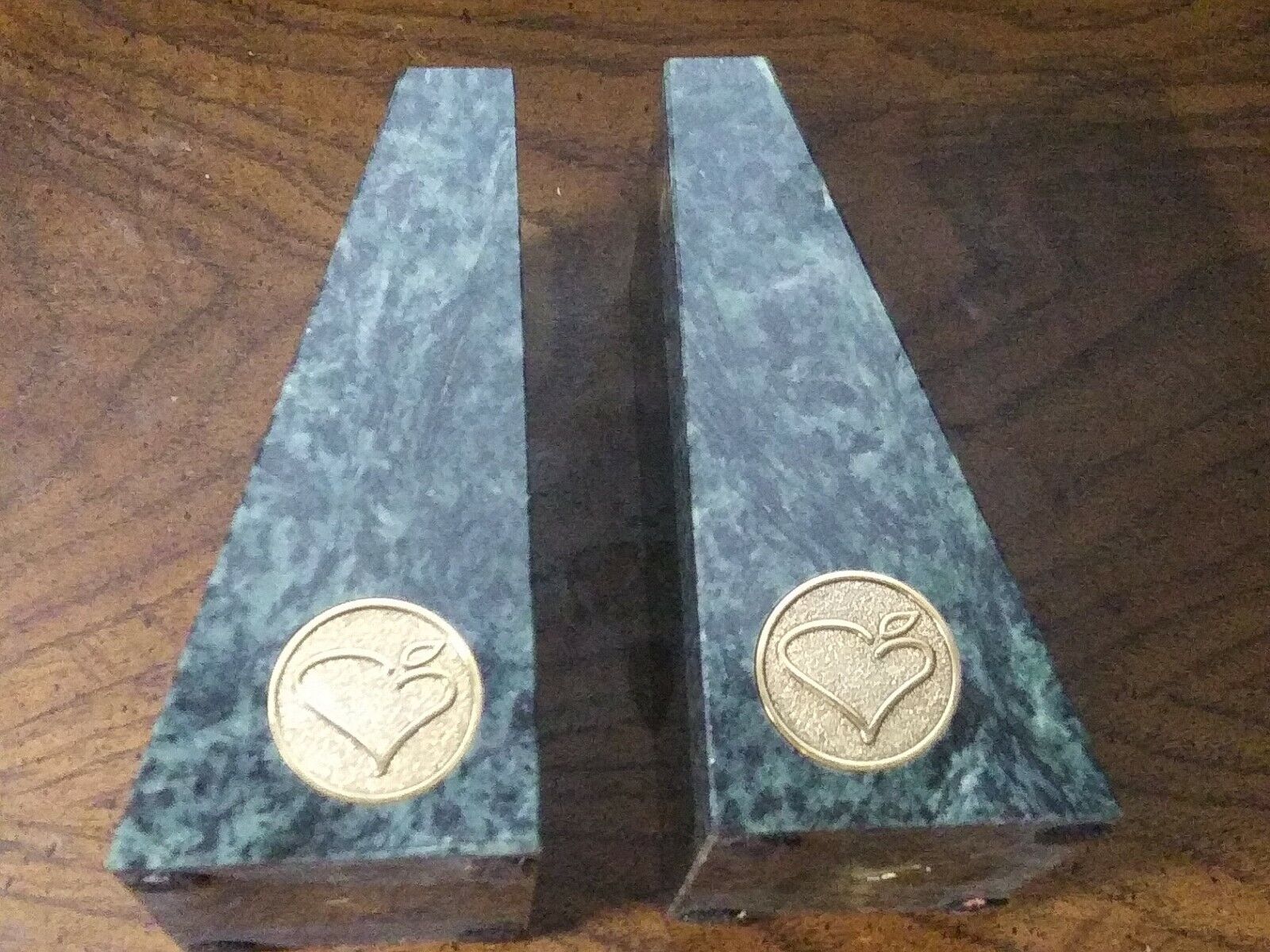 Pair of Green Marble Book Ends 6\'\' with Protective felt base Brass Emblem 🔥