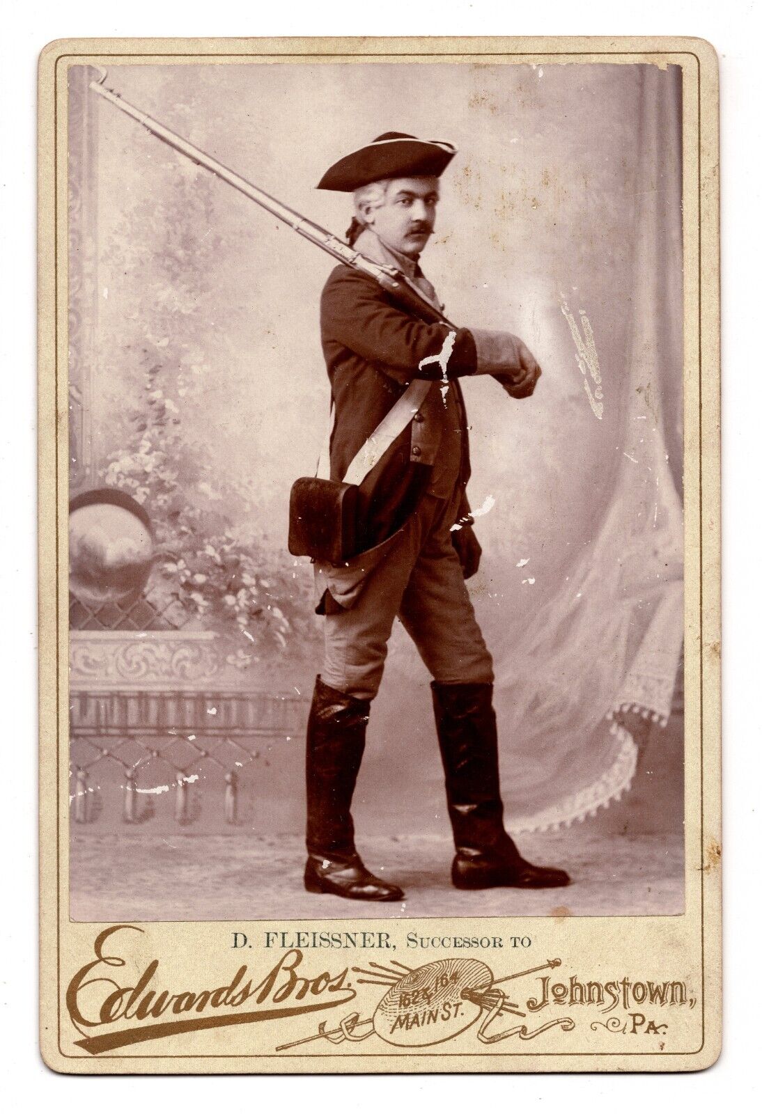 CIRCA 1870s CABINET CARD REVOLUTIONARY WAR MAN HOLDING MUSKET THEATER ACTOR