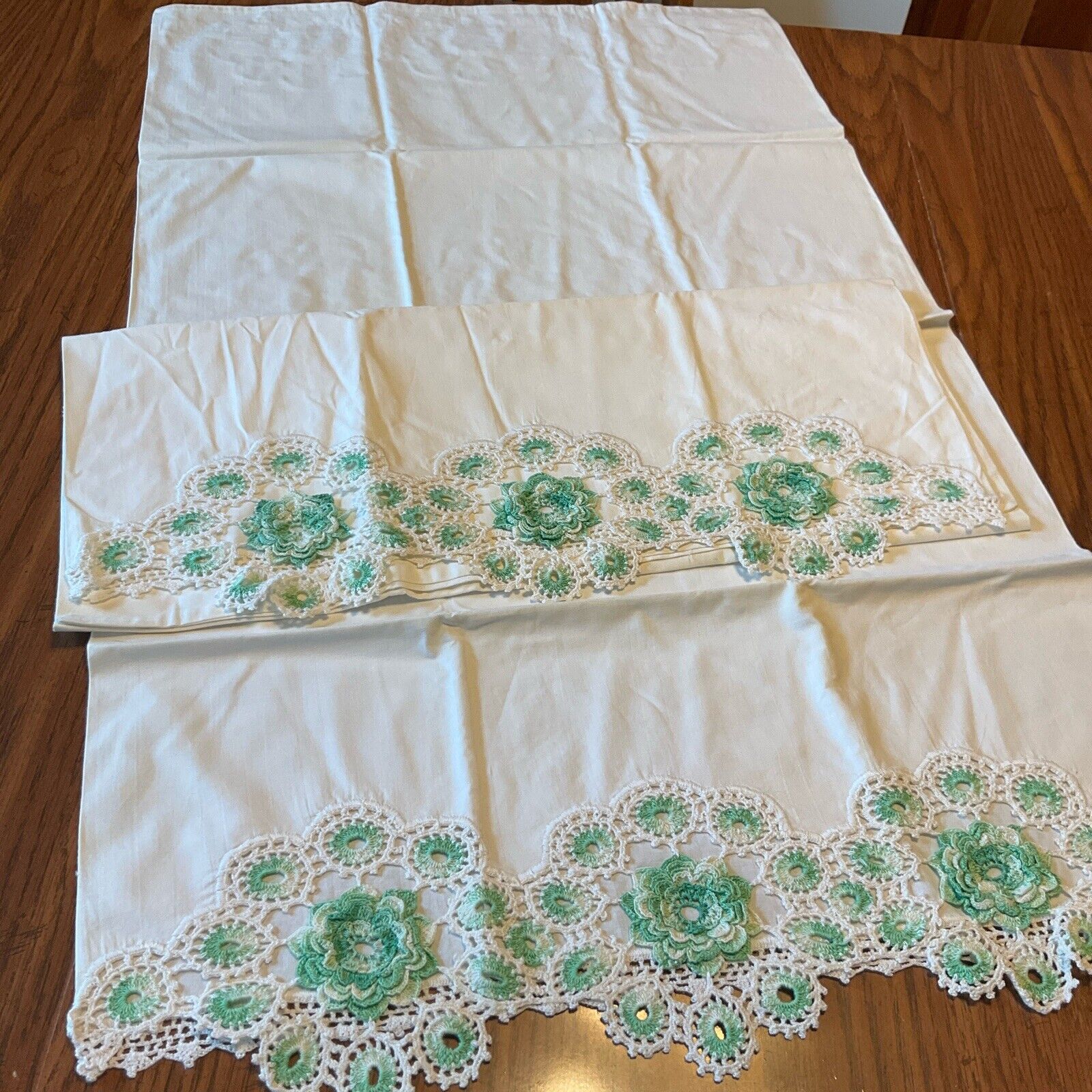 Vintage Cotton Pillowcases Set of 2  Crocheted green rosettes  21\