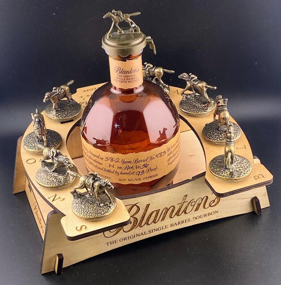 Blanton's Collector's Display, No stoppers
