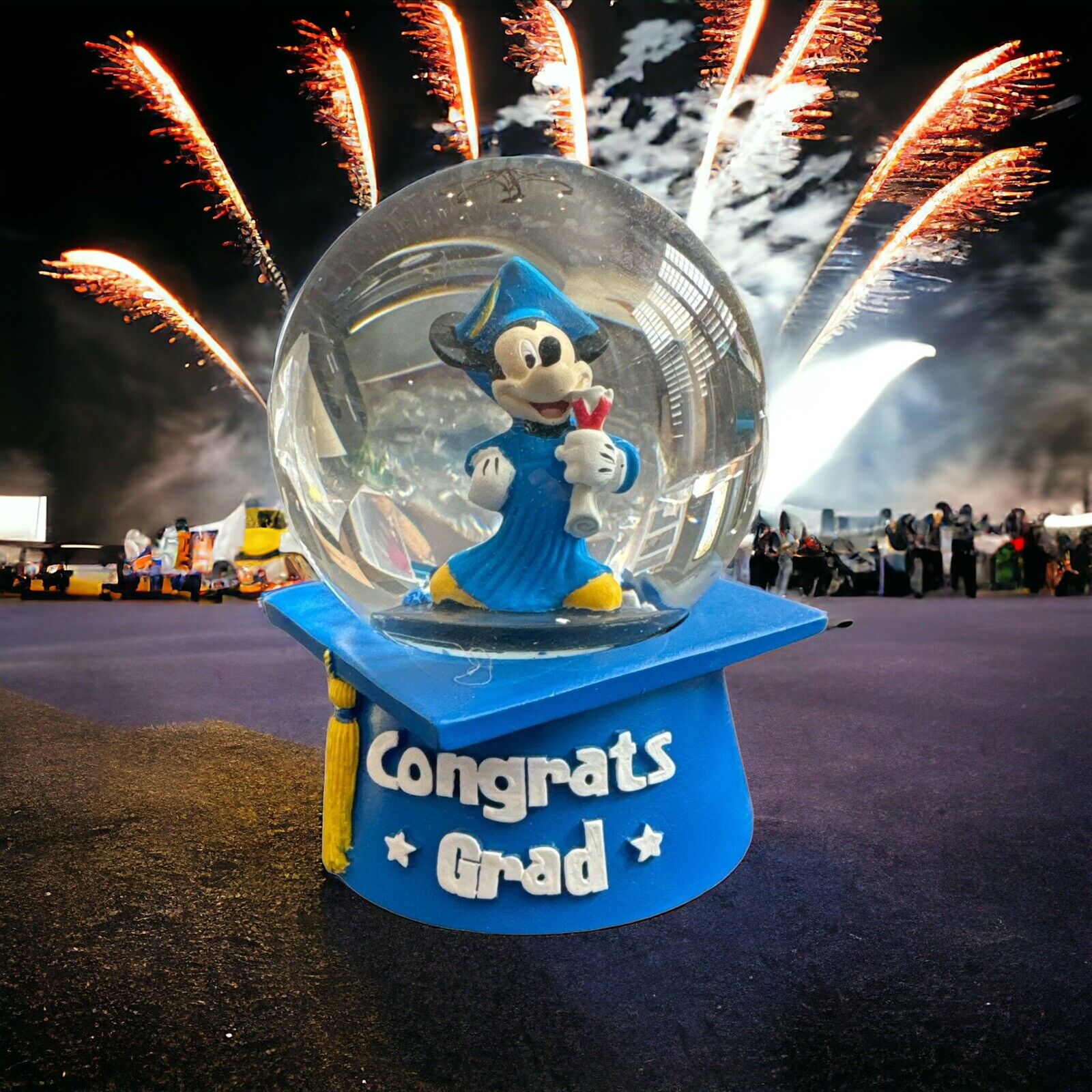 Disney Mickey Mouse Congrats Grad Musical Snow globe Plays “Pomp & Circumstance”